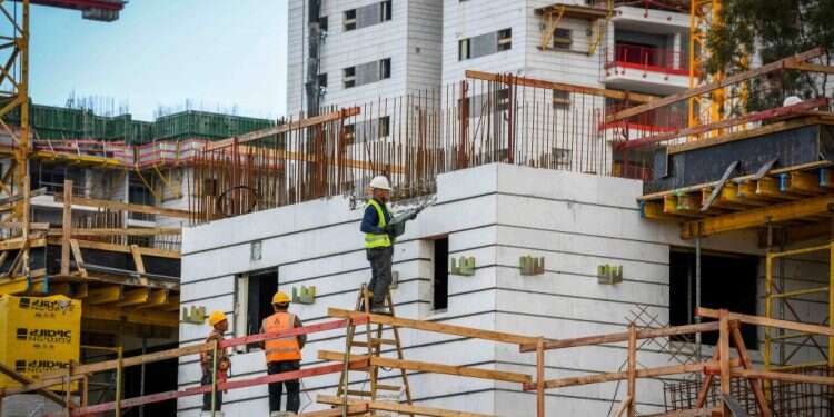 אתר בנייה בבאר־יעקב. צילום: יוסי זליגר, פלאש 90