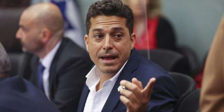 חבר הכנסת עמיחי שיקלי בדיון. צילום: יונתן זינדל פלאש90 סיכום ביניים: כהנא נגד שיקלי, סילמן נגד כהנא