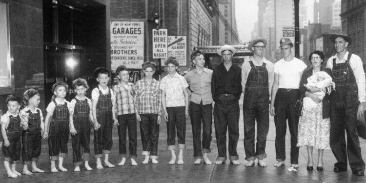 מהמאה שעברה: אלבום משפחתי עם מספר ילדים דו ספרתי