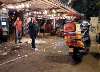 ניידות בזירת הירי בתל אביב. צילום: איחוד הצלה פיגוע ירי בתל-אביב: השתלשלות האירועים