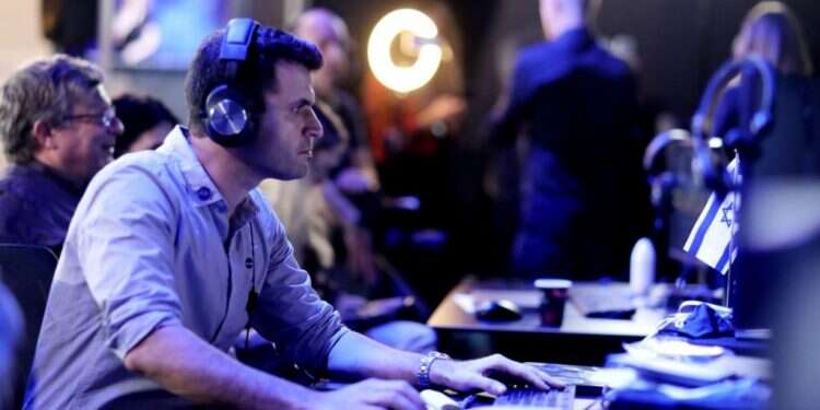 היסטוריה ישראלית בחלל: "זו הפעם הראשונה שאפשר לדבר פה בעברית"