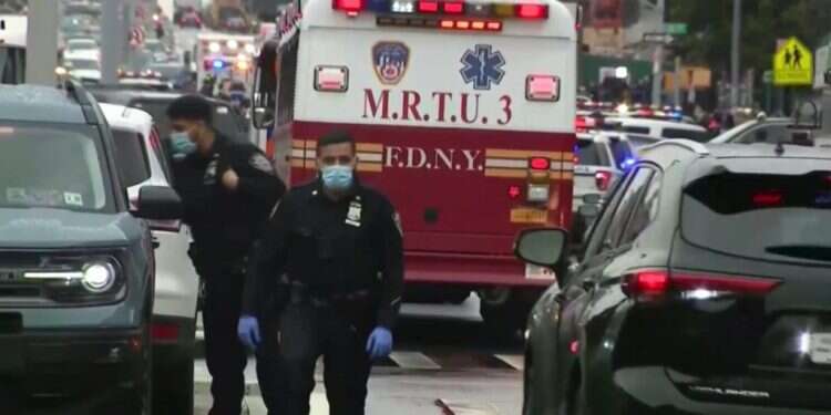 "ראיתי אנשים מכוסים בדם והבנתי שקורה כאן משהו אחר"