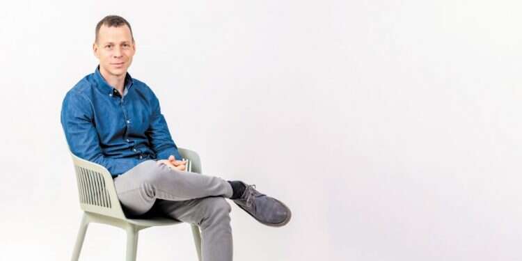 עמית סגל. צילום: אריק סולטן עמית סגל: "הציוצים של יאיר גולן מצחיקים אותי"