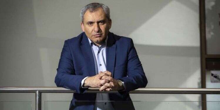 זאב אלקין מהלך בין שיחות התיווך עם פוטין וזלנסקי והמתיחות בקואליציה