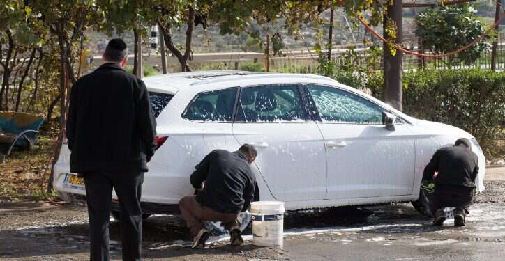 אמנות ניקוי הרכב לפסח