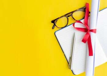 האקדמיה שמגשימה לכם חלום: כניסה מהירה לשוק העבודה ותעודה רשמית של אוניברסיטה בכירה  מחו״ל