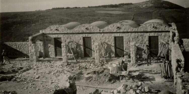 בניין המרפסות בביריה. צילום: באדיבות המשפחה