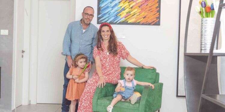 משפחת גרוס פתח־תקווה. צילום: אבישג שאר-ישוב צילום: אבישג שאר-ישוב