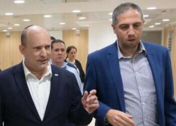 טלטלה נוספת: ראש הסגל של בנט הודיע על פרישה