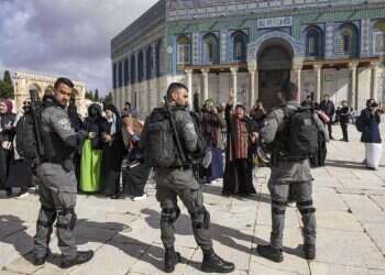 מתיחות ביום ירושלים: מתפרעים במסגד אל-אקצה; המשטרה נערכת למצעד