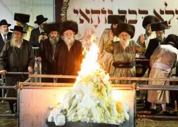 חזר בו: הממשלה אישרה שההילולה במירון תהיה תחת אחריותו של השר פרוש