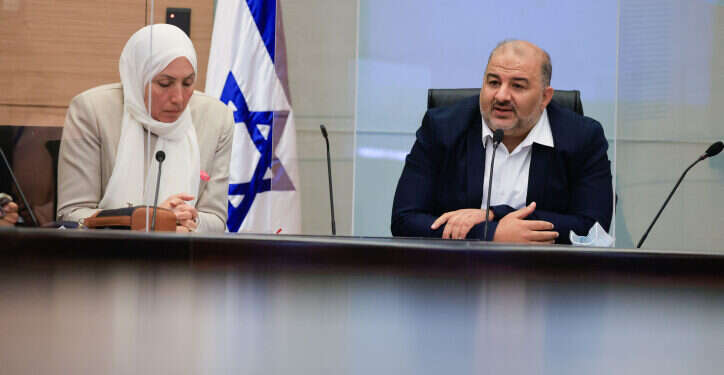 בקואליציה ממתינים להחלטת מועצת השורא: "אין לנו שליטה"