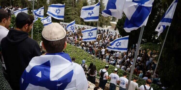 טקס יום הזיכרון בהר הרצל. צילום: אוליבייה פיטוסי פלאש90 צפו: טקס האזכרה המרכזי לחללי מערכות ישראל