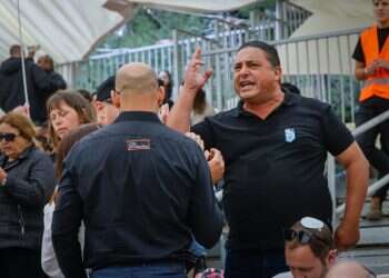 בנט ספג צעקות "בוגד" בטקס לזכר חללי הטרור: "חובתנו המוסרית העליונה – להגן על חיינו, בכל מחיר"