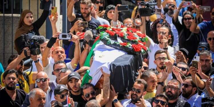 מות העיתונאית בג'נין: שירין אבו־עאקלה גייסה את המיקרופון למאבק בישראל