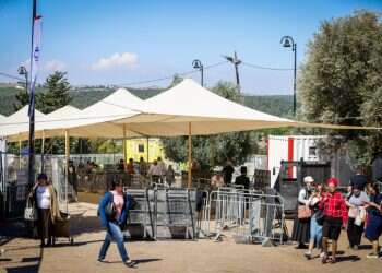 בצל האסון: ל"ג בעומר במירון יוצא לדרך