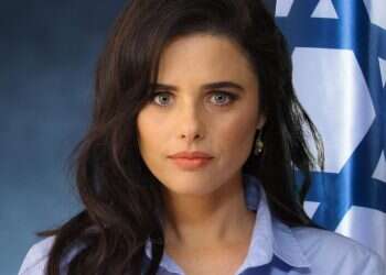 לתפארת נשות ישראל: למי מגיע להשיא משואה?