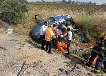 תאונת דרכים קשה בדרום: 3 הרוגים ושישה פצועים בהתהפכות משאית