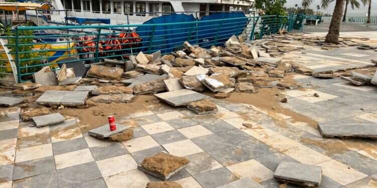 אסון טבע בטבריה: רוח מזרחית הרסה את הטיילת וחופי העיר