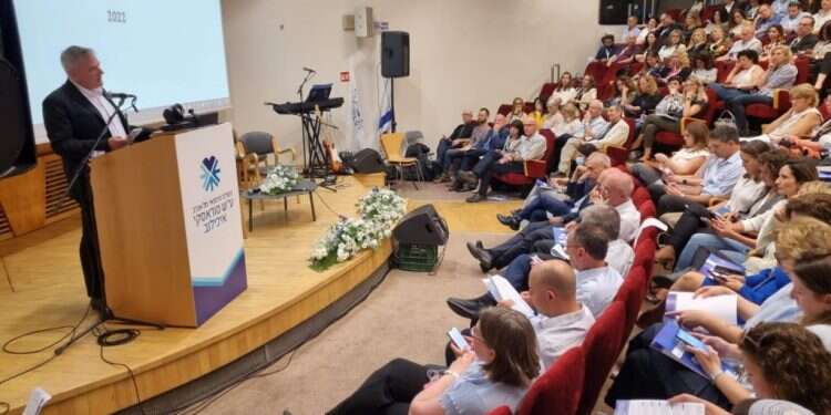 השר ניצן הורוביץ בכנס "אנחנו בגל אלימות קשה ומתמשך כנגד צוותים רפואיים"