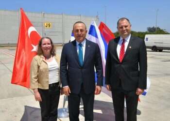 שר החוץ הטורקי יעלה להר הבית וייפגש עם אבו מאזן