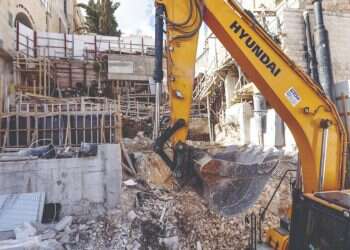 הוויכוח על פינוי חומש מערער את יציבות הממשלה