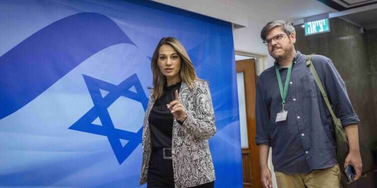 בצל המשבר הפוליטי: מערכת החינוך על סף רתיחה