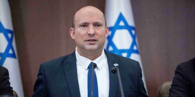 ראש הממשלה נפתלי בנט בישיבת הממשלה. ארכיון. צילום: יונתן זינדל, פלאש 90 השילוב המואץ של נשים ביחידות קרביות מייצר פה צבא שבטים