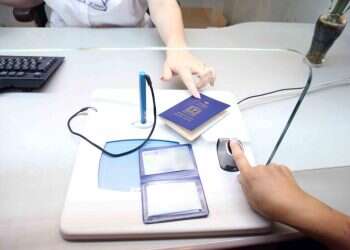 שקד הכריעה: תעודות זהות ללא טביעת אצבע יזכו למעמד שווה