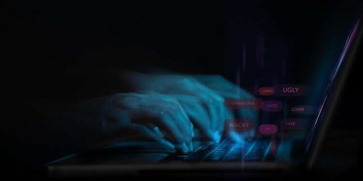 אלימות ברשת. צילום: שאטרסטוק הסתה, אלימות וחגיגת פיגועים: הפרקליטות פעלה להסרת אלפי פוסטים