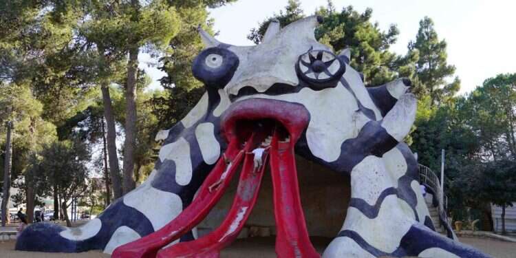 מגדל המלך, פתחו של הגיהינום ומפלצת פמיניסטית: יום ירושלים מהאגדות