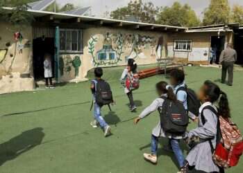 בבית הספר בחאן אל־אחמר מחנכים להערצת מחבלים