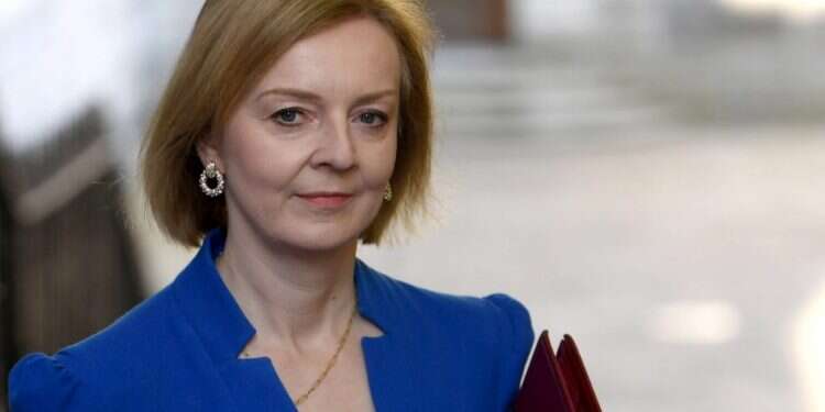 בוריס ג'ונסון ניצל מהדחה, אבל הצרות הפוליטיות ממשיכות