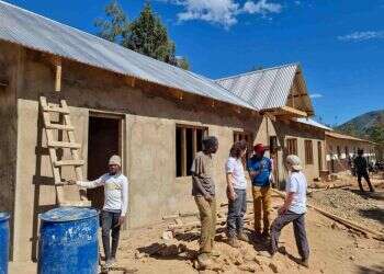 צילום: מיכאל טוכפלד בדרך לגימנסיה: הישראלים שבונים מחדש את טנזניה
