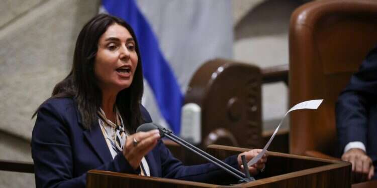 לא טקס וללא ממלכתי: מירי רגב מפיקה סרט מלאכותי של ניצחון מוקלט