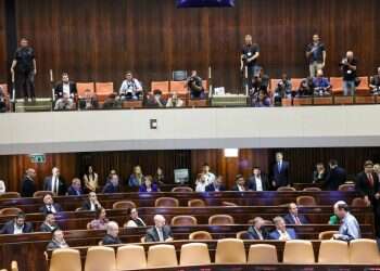 בדרך לבחירות: החוק לפיזור הכנסת אושר פה אחד בקריאה טרומית