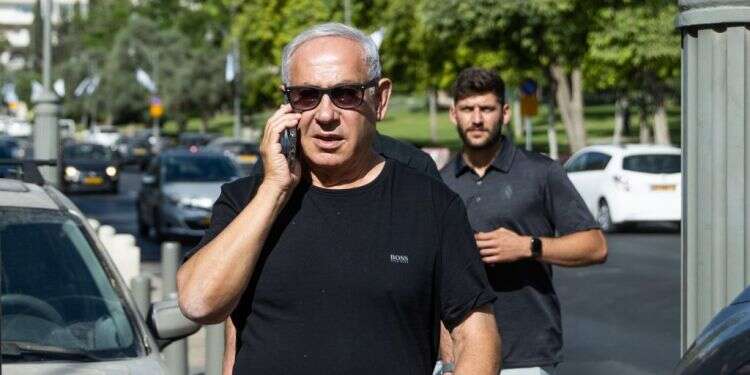 נתניהו בשבוע שעבר. צילום: יונתן זינדל - פלאש 90 הקואליציה גוססת, נתניהו מחכה מעבר לפינה