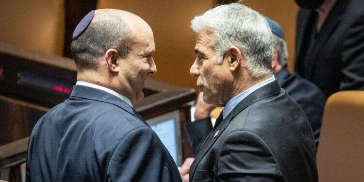 לפיד ובנט במליאה, השבוע. צילום: יונתן זינדל, פלאש 90