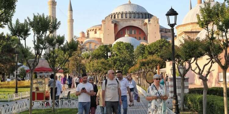 תיירים ליד אתר יחסים במבחן: האיום האיראני על ישראלים בטורקיה טרף את הקלפים