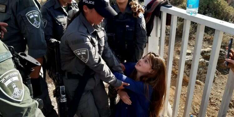 10 עצורים בפינוי הפרגולה ליד מעלה לבונה