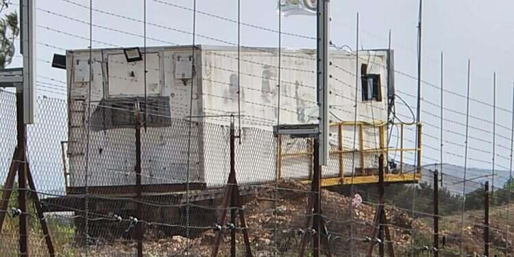 עמדת חיזבאללה על הגבול. צילום: דובר צה במסווה של ארגון איכות סביבה: עמדת חיזבאללה על הגבול