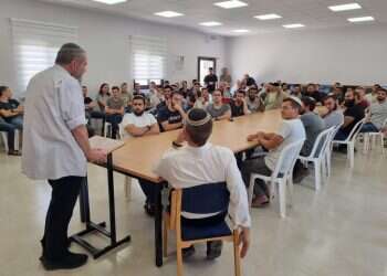 בניגוד להכחשות: ח"כ מעוז חשף את הקשר בין מפלגת "נעם" לארגון "פתאום קם העם"