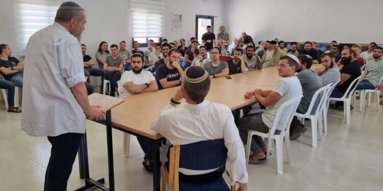 בניגוד להכחשות: ח"כ מעוז חשף את הקשר בין מפלגת "נעם" לארגון "פתאום קם העם"