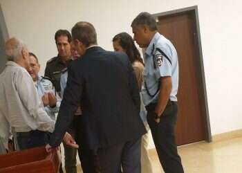 "אתה רוצה שאפטר 50 שוטרים?!" הוויכוח הקולני בין המפכ"ל לעמר בר-לב