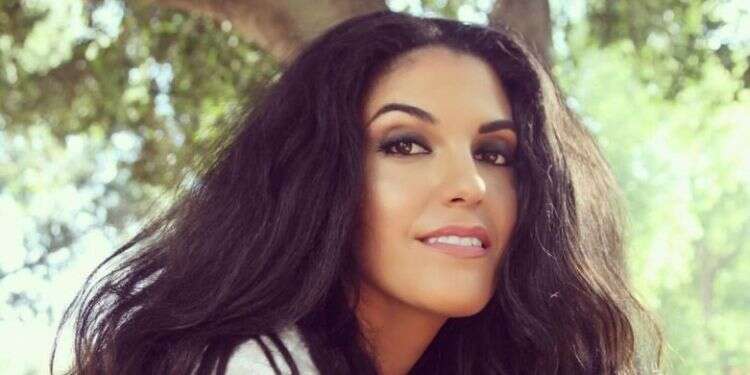 מאיה בואנוס. צילום: שיר אברמוב יש דברים נסתרים: מאיה בואנוס וחיה גלבוע לומדות במסכת פסחים