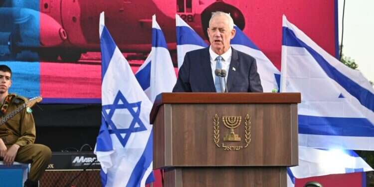 שר הביטחון בני גנץ בעצרת 40 שנה למלחמת לבנון הראשונה. צילום: אריאל חרמוני, משרד הביטחון אחרי 22 שנה: מי שסגר את השער בלבנון דואג לצד"לניקים