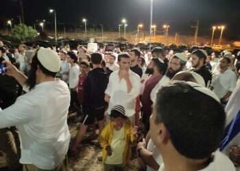 הלינץ' באריאל: מאות הפגינו במחאה על מעצר היהודי