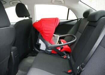 תינוקת בת חצי שנה נפטרה לאחר שנשכחה ברכב