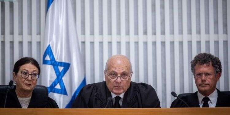 השופט קרא בנאום הפרידה. צילום: יונתן זינדל, פלאש 90