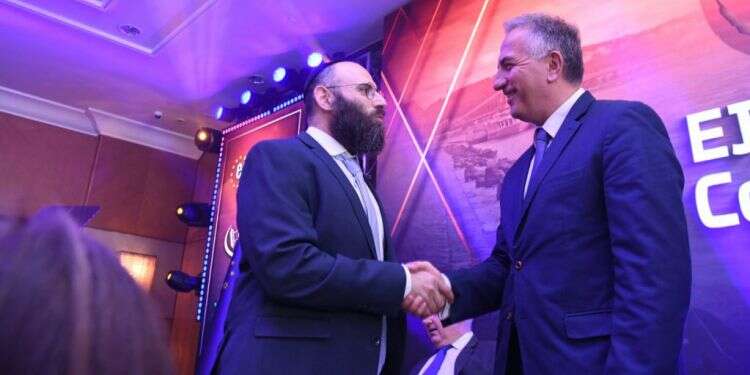 מנהיגי קהילות מתריעים: קיום החיים היהודיים באירופה בסכנה